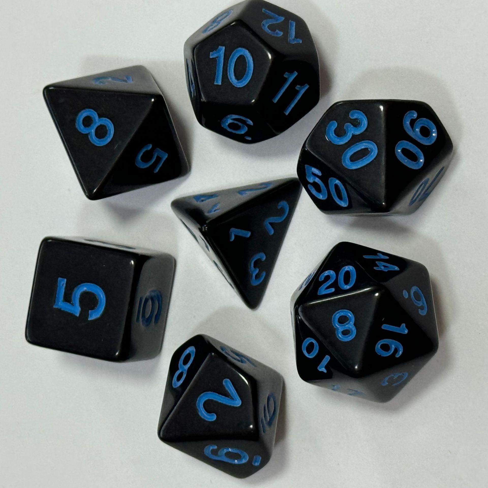 七个一套实色黑上蓝油