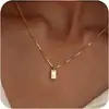 Pendente de marca quadrado com gravação geométrica de metal de origem transfronteiriça 26 letras inglesas colar feminino colar de aço titânio