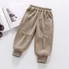 Pantalones Casuales para Niños Estilo Nuevo Primavera y Otoño Pantalones Largos para Niños con Puños de Canalé con Parches para Uso al Aire Libre Temporada de Primavera y Otoño