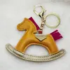 Llavero Creativo de Pony Año del Caballo 2025 Colgante de Caballo Mecedora Relleno de Cuero