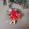 Ramillete de Rosa Roja China Decoración para Boda de Novio y Novia Hortensia Flores Secas con Accesorios Festivos para Ceremonia de Boda