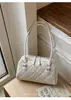 Bolso de Hombro para Mujer de Alta Gama con Bordado Acolchado para el Brazo Verano 2026 Casual Versátil para Viajar