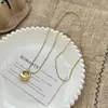 Colar Longo com Pingente Gota d'Água em Ouro para Mulheres, Luxo Leve Outono e Inverno, Sensação de Alto Padrão, Acessório Versátil de Corrente para Suéter