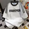 Camiseta de Verão Solta com Três Listras Estilo Coreano para Casal, Manga Curta, Design de Nicho, Estampa de Letras, Tops para Homens e Mulheres