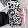 Linha de Graffiti Abstrato Mais Vendida da Amazon Capa de Celular Fio de Pena para iPhone 17 Capa Protetora de PC com Abertura Grande para Apple 18Pm