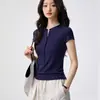 Camiseta Henley de Manga Curta com Gola Henley em Tencel Lyocell Feminina Verão Novo Estilo Design Elegante Botão Emagrecedor Top Versátil