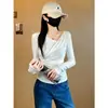 Camiseta Delgada de Nuevo Estilo con Cuello Oscilante para Mujer 2025 Diseño para Viajar Moda Nicho Chic Top Delgado de Manga Larga