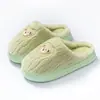 Lindas pantuflas de algodón con oso para mujer, para uso doméstico en invierno, forradas de felpa, suela gruesa, antideslizantes, pantuflas cerradas de pelo para interiores de pareja