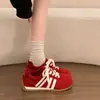 Zapatos retro estilo universitario Forrest Gump, nueva colección 2026, mocasines de gamuza roja con cordones, suela plana, suaves y cómodos, versátiles para uso casual