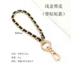 Lanyard de celular quente transfronteiriço corrente de pulso para celular corrente curta de metal e couro para capa de celular fabricantes podem personalizar