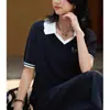 Estilo Universitario Manga Corta Polo Tejido Azul Marino para Mujer Verano 2026 Nuevo Estilo Francés Lujo Ligero Gama Alta Top con Retazos