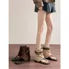 Primer Encuentro con las Nuevas Sandalias de Tanga Estilo Retro Romano para Mujer, Primavera/Verano 2026, Estilo Bota de Caña Corta con Diseño de Tanga