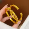 Pulseira de cobre banhada a ouro vietnamita com gravação antiga de rosas, pulseira de rosa em relevo retro de luxo leve da moda atacado