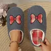 Chinelos de Algodão para Casa Chinelos de Algodão Transfronteiriços para Mulheres com Laço, Outono e Inverno para Interior e Exterior com Solado Grosso, Quentes, de Pelúcia, Fechados