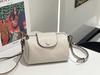 Bolsa Porta-Canetas de Escritório Nova Estilo Urbano Simples e Versátil, Bolsa Almofada de Couro Bovino, Bolsa de Ombro Transversal de Luxo Leve