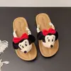 Chanclas de Dibujos Animados de Mickey Mouse para Niña Verano 2026 Suela Suave Antideslizantes Sandalias Lindas para Mujer Venta al por Mayor
