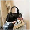 2026 Bolso Cilíndrico Portátil Nuevo y Sencillo, Elegante y Versátil, Bolso de Hombro Popular, Bolso Cruzado de Moda de Nicho para Viajes Diarios de Mujeres