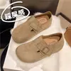 Sapatos Birkenstock extremamente estilosos com sola grossa, que aumentam a altura e cobrem completamente o pé, para mulheres, novos sapatos versáteis de outono vintage que combinam bem com saias.