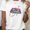 Camiseta Feminina com Design de Fita Cassete Retro para Festival de Música - Estampa Padrão Colisão de Música e Moda dos Anos 80 Gola Redonda Feminina