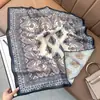 Ropa de Primavera Combinada con una Bufanda de Seda Tipo Terciopelo con Patrón de Espiga Doble Cara, Bufanda Cuadrada Retro Simple, Bufanda para el Cuello de Viaje con Protección Solar