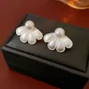 Brincos Flor Plissada Redonda Geométrica Vazada Agulha de Prata, Brincos de Luxo Leve de Alta Qualidade, Brincos Versáteis Simples e Elegantes para Mulheres