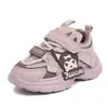 Zapatos de algodón para niñas 2025 nuevos cómodos y frescos nuevos zapatos para niños niños medianos y grandes niña de dibujos animados zapatos de papá estilo primavera