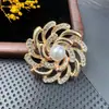 Broche Retro Fashion Sentido Avançado Cravejado com Diamantes Cristal Corsage Anti-corridas Pino Leve Fivela Fixa Acessórios de Vestuário Fivela de Liga