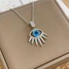 Colgante de ojo de diablo de pavo azul indeleble, collar de acero de titanio, cadena de clavícula de nicho, accesorios chapados en oro y cobre para mujer