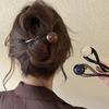 Pinza de pelo trenzada de alta gama con forma de tiburón para mujer, accesorio para el cabello, color marrón perlado, 2024