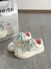 Zapatillas blancas gruesas inspiradas en la dopamina para mujer, con diseño de estrella, perfectas para la primavera y el otoño de 2026, zapatos casuales versátiles, mocasines de moda