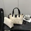 Bolsa Feminina Fofa e Estilosa 2025 Nova de Verão Grande Capacidade Bolsa para Sogra Fashionável e Versátil Bolsa de Ombro Tote Simples para o Dia a Dia