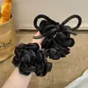Diadema de Terciopelo Rosa de Alta Gama con Forma de Flor de Rosa para Mujer en Otoño e Invierno, Elegantes Accesorios para el Cabello de Cola de Caballo Baja, Diadema