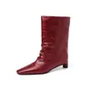Botas de Cano Curto Plissadas Moda Estilo Britânico 3,5cm Outono/Inverno 2026 Novidade Bico Quadrado Salto Bloco Slip-on Botas de Moda Femininas
