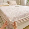 Juego de sábanas de tres piezas, engrosado y estampado, con acabado de terciopelo de leche tridimensional, adecuado para dormitorios de estudiantes, tamaño individual, protector de colchón de 1.5m