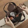 Bolsa para Conjunto de Chá de Seda Xiangyun Espessa Acolchoada de Algodão Estilo Chinês, Bolsa Portátil de Viagem para Armazenamento de Conjunto de Chá com Compartimentos