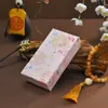 Caixa de Embalagem de Papel com Tampa Céu e Terra Estilo Chinês 2026 Caixa de Presente Pendurada Colorida Exquisita em Brocado Vermelho Chinês Caixa de Embalagem para Pente de Cabelo
