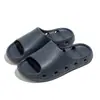 Pantuflas de baño de secado rápido para hombre y mujer, nuevo modelo de verano 2026, pantuflas antideslizantes y de drenaje de agua para el baño del hogar para mujer