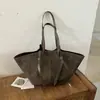 Bolsa de Veludo de Couro de Veado de Grande Capacidade Feminina 2026 Nova Bolsa de Ombro Único Simples Versátil para o Dia a Dia Bolsa Tote de Axila Transfronteiriça