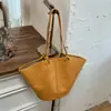 Shuai Mijia 2026 Verão Nova Bolsa de Mão de Ombro Único Temperamento Simples Feminina Nicho Elegante Estilo Casual Bolsa de Axila