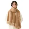 Cachecol Feminino Inverno 2026 Novo Estilo Cor Sólida Versátil Cinza Aquecedor de Pescoço com Toque e Ambiente de Alto Padrão, Adequado como Xale ou Peça Externa