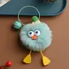 Nuevo Lindo Pompon Peludo de Moda con Forma de Pie Pequeño Colgante de Bolsa Dibujo Animado Regalo Muñeco para Coche Llavero Venta al Por Mayor