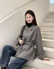 Casaco de Lã Cinza Curto Dupla Face Feminino Outono Inverno Estilo Coreano Gola Redonda Cintura com Amarração Casaco de Lã Petite Emagrecedor Quente