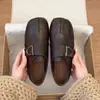 Versátil Novo Retro Britânico Bico Quadrado Sapatos Pequenos de Couro Outono Aumento Interno da Altura Mocassins Femininos 2026 Sapatos de Bico Dividido Falsos Versáteis