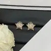 Brincos Réplica Chanel Modelo Novo 2025 com Logo, Estrela de Cinco Pontas, C Duplo Cravejado de Diamantes, Pino de Prata, Brincos Elegantes de Alta Qualidade Atacado