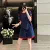 [Seda de Leche] Conjunto de Camiseta a Rayas de Manga Corta para Mujer, Nuevo Estilo de Verano, Modernos, Casuales y Deportivos Shorts, Dos Piezas
