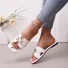 Pantuflas Planas 2025 para Mujer, Nuevo Estilo de Verano, Sandalias de Punta Cuadrada con Hebilla Metálica, Pantuflas de Talla Grande Europea y Americana para Mujer
