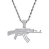 Collar AK47 personalizado hip hop cobre diamante circonita súper brillante colgante subfusil cadena retorcida de moda venta al por mayor