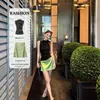 Falda satinada de acetato verde para mujer, falda corta bodycon de línea A para verano, impresionante atuendo OOTD de principios de verano
