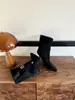 Estilo europeo y americano, diseño de caña ancha, hebilla metálica, elegantes y versátiles, botines de tacón alto con punta
