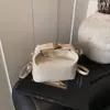 Bolso de Moda Minimalista Versátil Estilo Coreano de Nicho para Mujer 2026 Transfronterizo Verano Nuevo Modelo Bolso Cuadrado Pequeño de Mano Bolso de Hombro